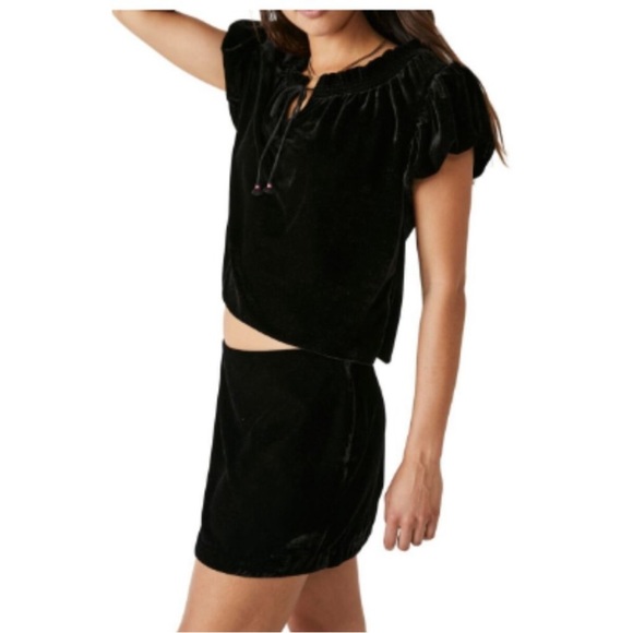 Free People Terese Velvet Ruffled Keyhole Tie Neck Short Puffed Sleeve T… - Picture 4 of 13